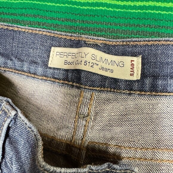 Levi's Jeans Women's Size 8 Short Perfectly Slimming Boot Cut 512 Flap Pockets - Picture 4 of 9